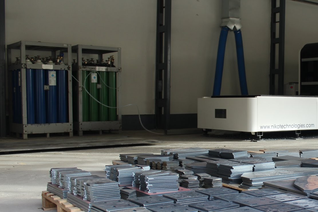 Technical gases for laser cutting