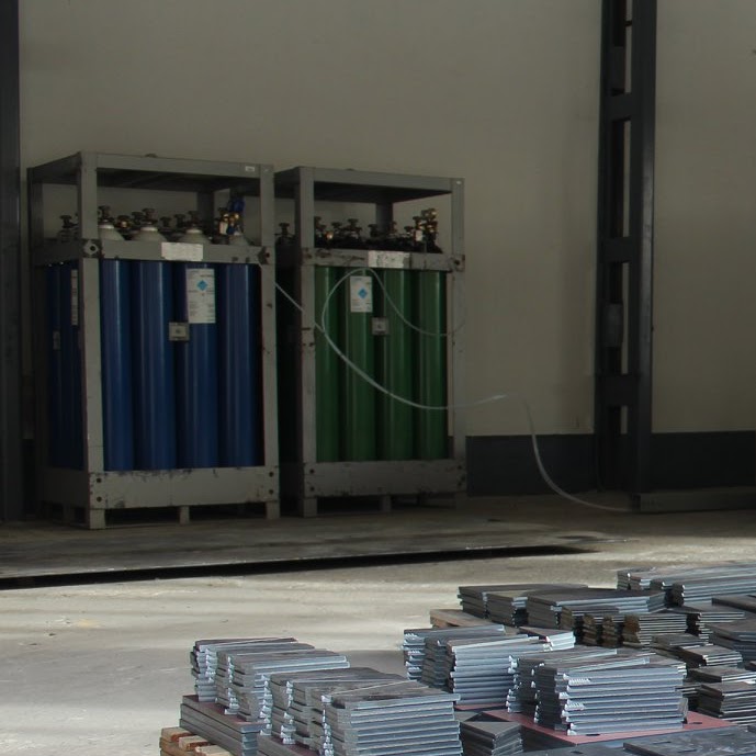 Choosing technical gas for laser cutting