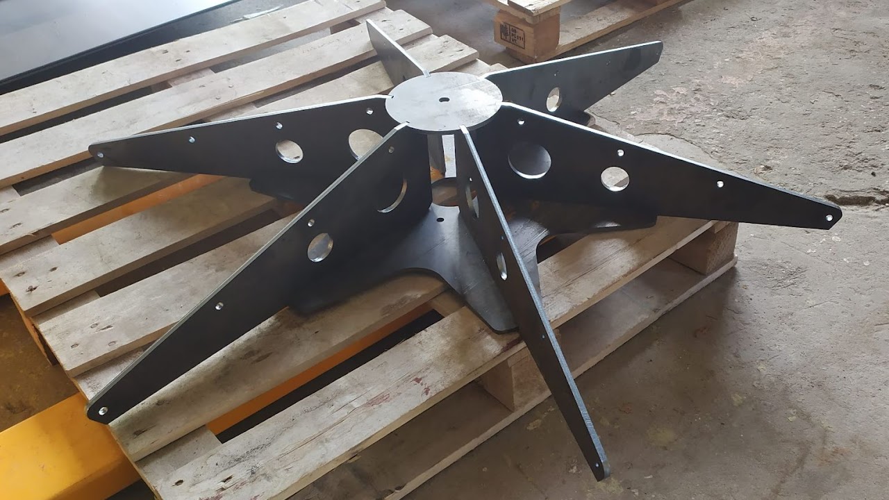 Custom parts for mechanical engineering and equipment manufacturing through laser cutting and press brake bending