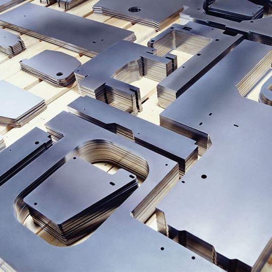 Fiber laser application for metal cutting